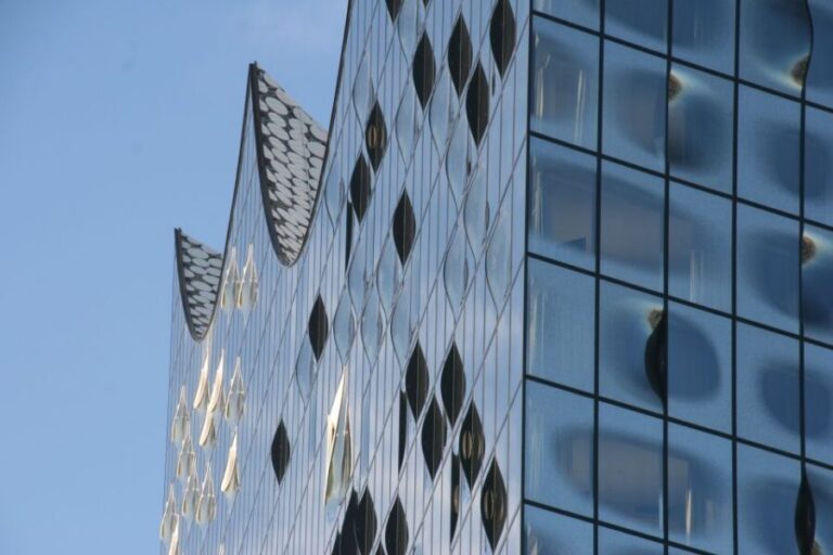 Hamburg: Guided Port Walk for Families - Why Choose This Tour?