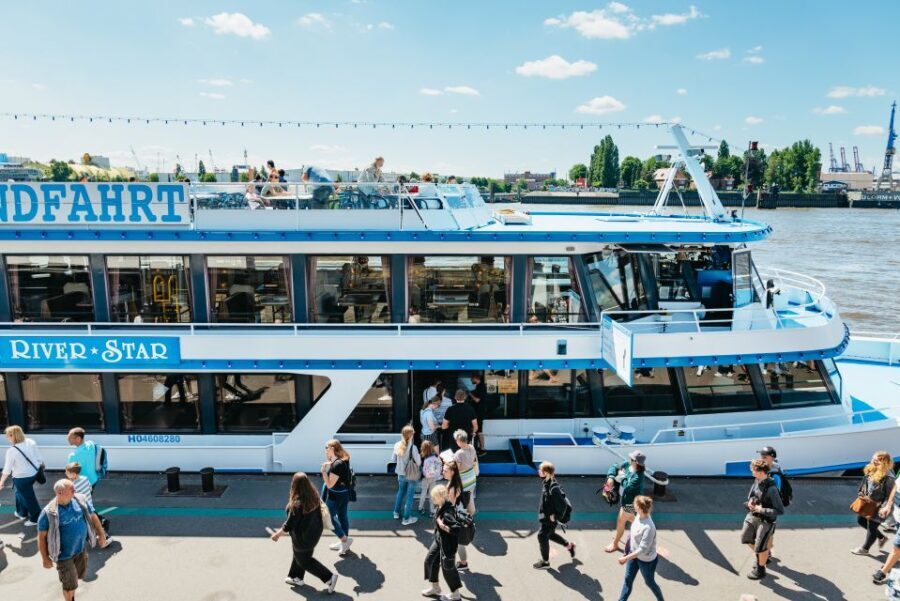 Hamburg: Hop-On Hop-Off Bus with Harbor Cruise