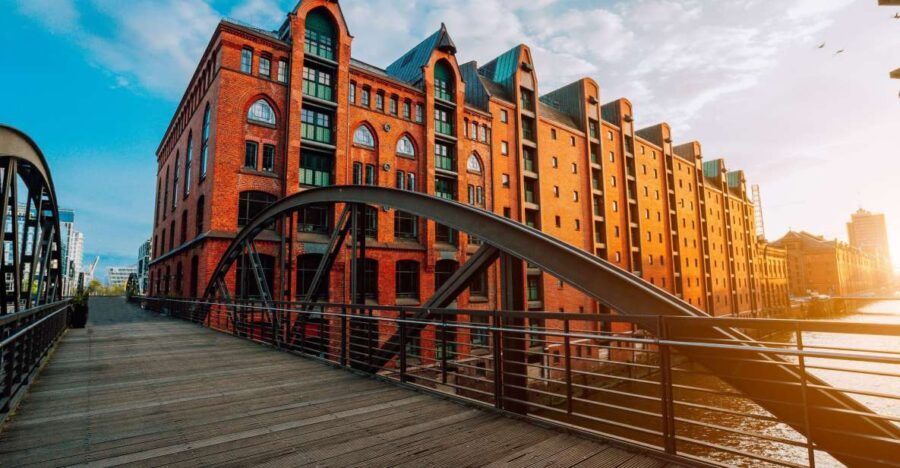 Hamburg: Old Town & Speicherstadt Private Walking Tour - Modern Architecture and Iconic Landmarks