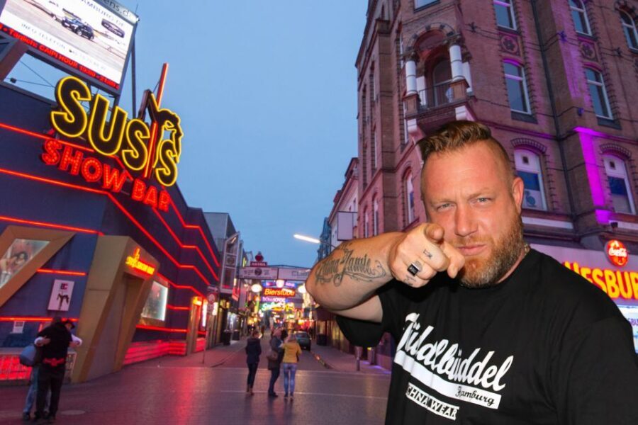 Hamburg: Olivia Jones Tour with Iconic Barker Fabian - A Deep Dive into Hamburg’s Edgy Neighborhood