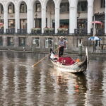 Hamburg: private Tour in the royal Venetian Alstergondel - Breaking Down the Tour: What to Expect