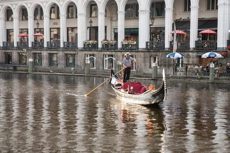 Hamburg: private Tour in the royal Venetian Alstergondel - Breaking Down the Tour: What to Expect