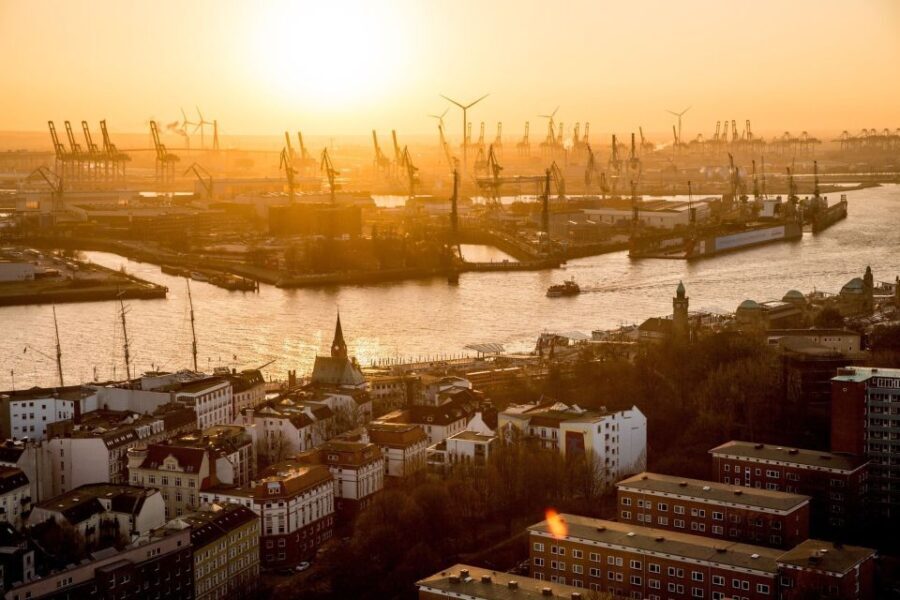 Hamburg: Speicherstadt and HafenCity 2-Hour Tour - Who Should Consider This Tour?