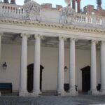 Hampton Court Palace 3hr tour: Henry VIII's & William III's intriguing Palaces - Frequently Asked Questions