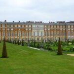 Hampton Court Palace Private tour With Fast Track Entry - Inside the Palace: From Tudor Roots to Baroque Elegance