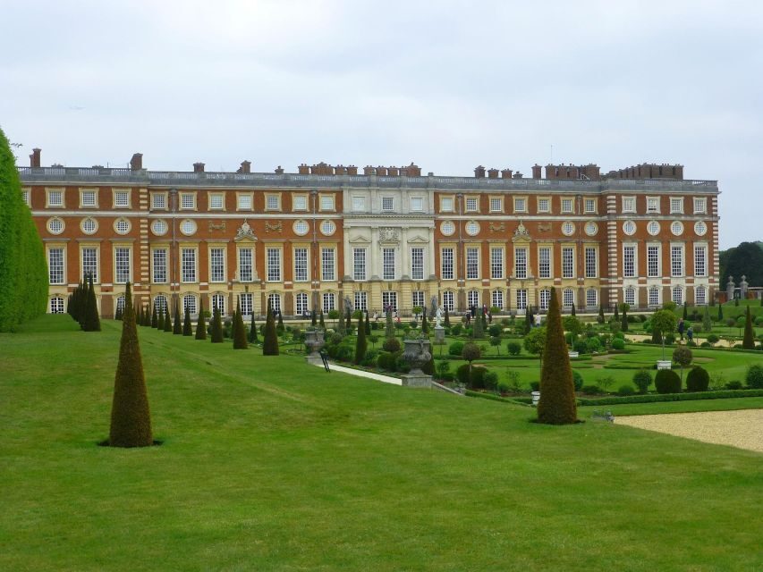 Hampton Court Palace Private tour With Fast Track Entry - Inside the Palace: From Tudor Roots to Baroque Elegance