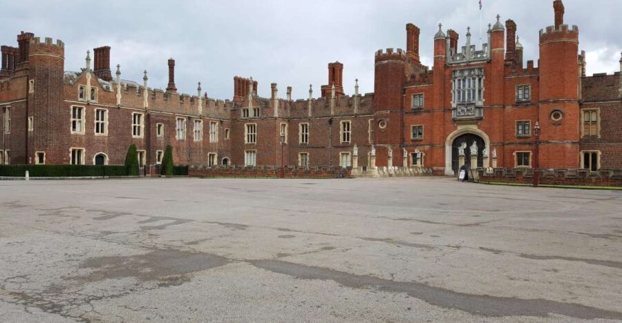 Hampton Court Palace Private Tour with Fast Track Pass - The Highlights: Art, Gardens, and the Maze