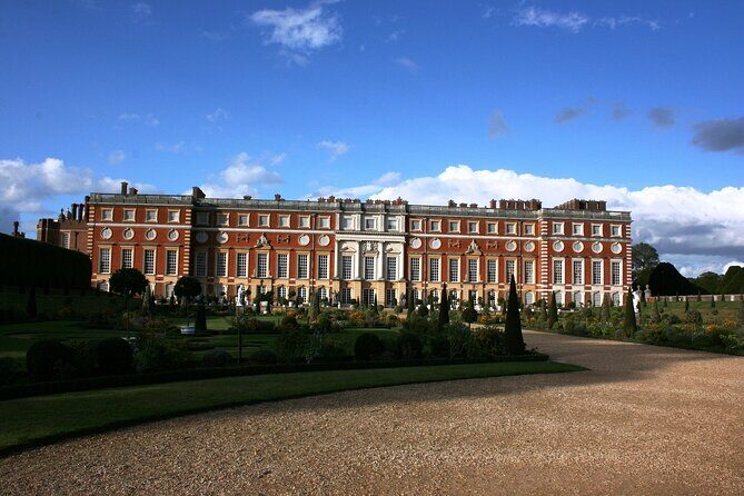 Hampton Court Palace, Stonehenge & Roman Bath Private Tour with Passes - Who Should Consider This Tour?