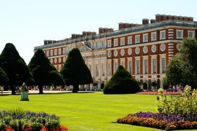 Hampton Court & Thames Riverboat Picnic - The Picnic: A Classic Touch