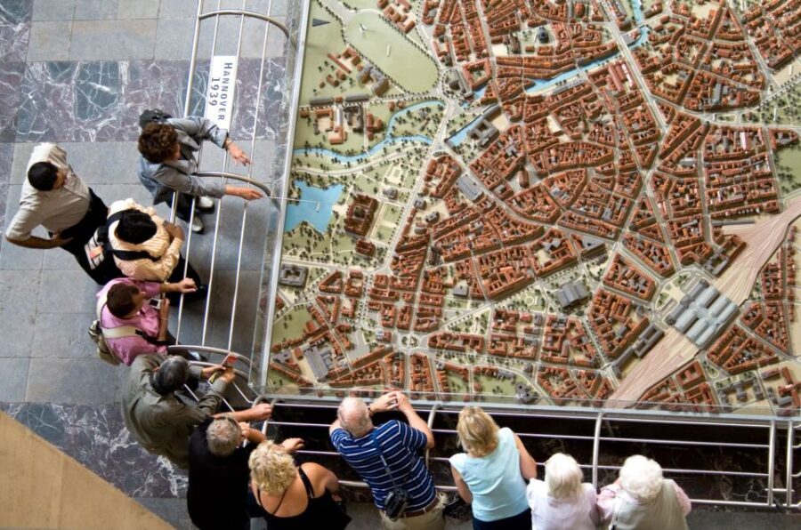 Hannover: New Town Hall exclusive Guided Walking Tour - The Tour in Detail