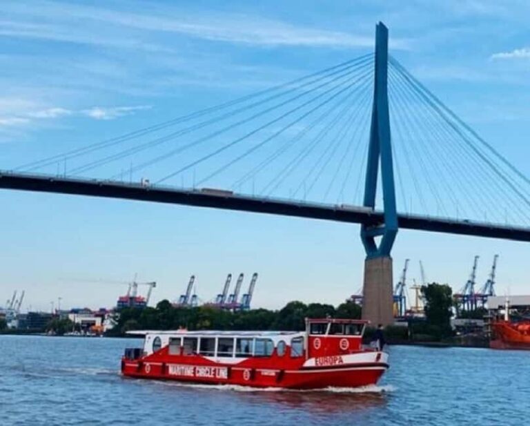 Harbor Tour with Live moderation in German - A Closer Look at the Harbor Tour Experience