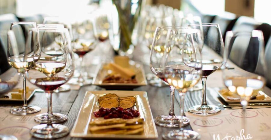 Healdsburg: Boutique Wine and Food Pairing Walking Tour