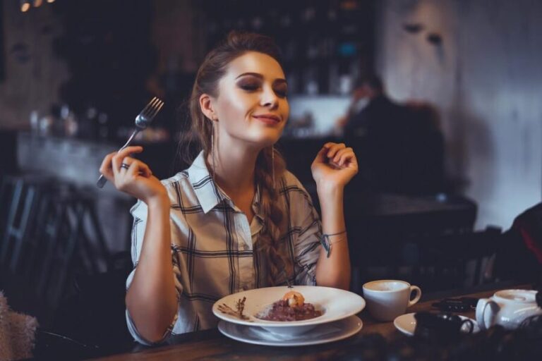Helicopter + lunch at Cornelius Seafood Restaurant - FAQ