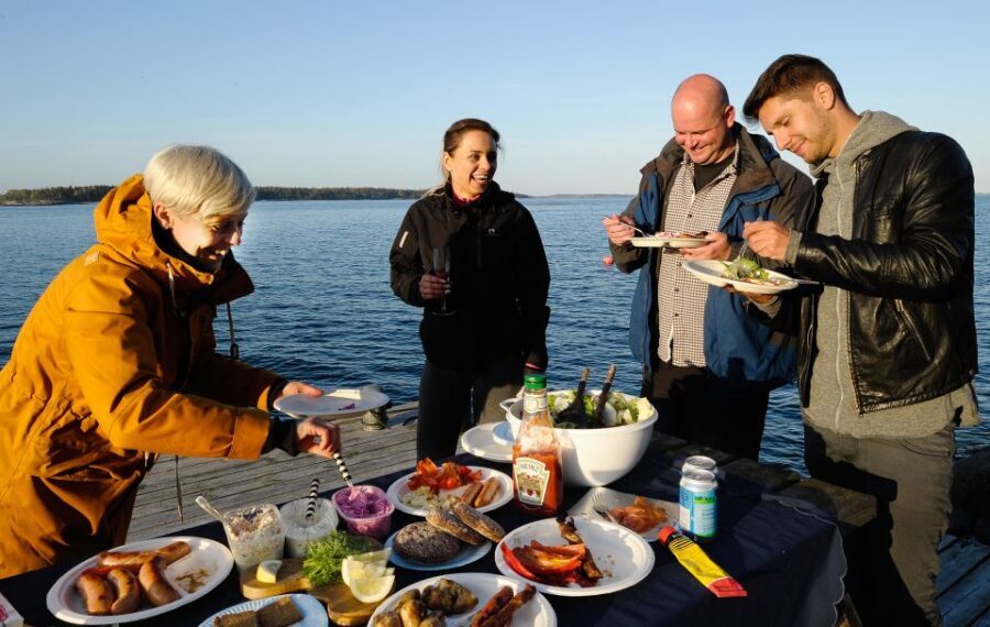 Helsinki: Archipelago RIB Boat Tour with BBQ Lunch and Sauna - Who Should Consider This Tour?