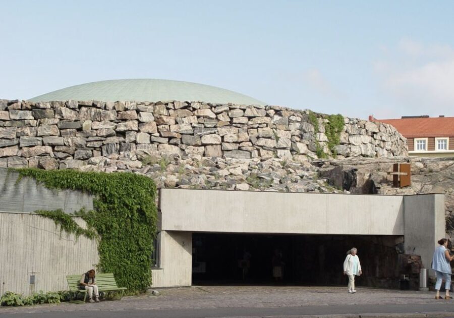 Helsinki: City Center Highlights Guided Minivan Tour - Deep Dive Into the Key Sights
