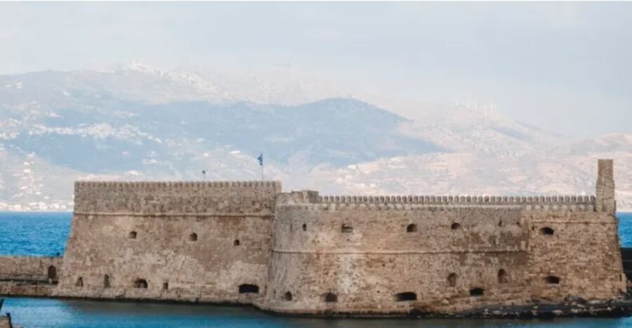 Heraklion: Hop-on Hop-off Open Top Bus Sightseeing Tour - Discovering Heraklion on a Double-Decker Bus