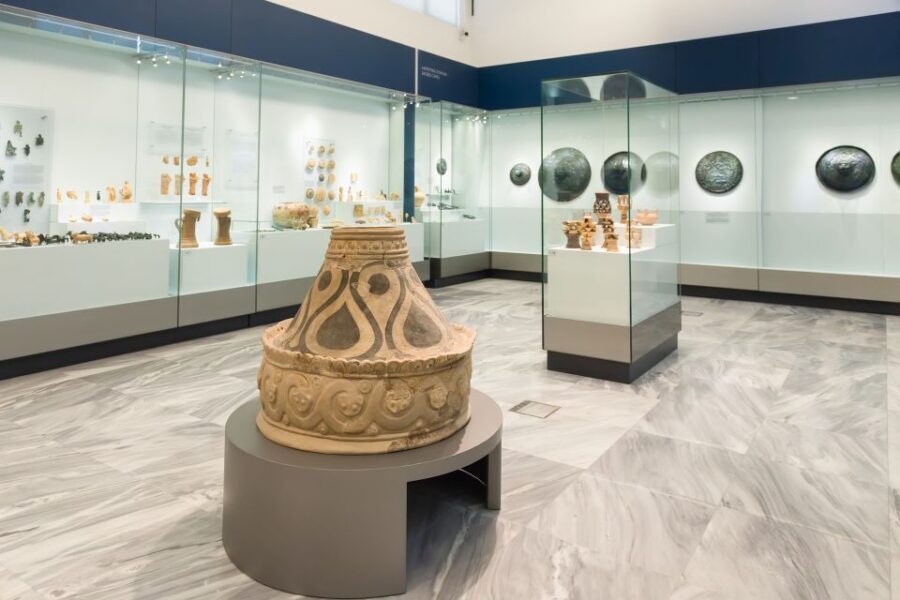 Heraklion: Tour to Cave of Zeus, Mochos Village, & Knossos - Exploring Crete’s Legends and Landscapes