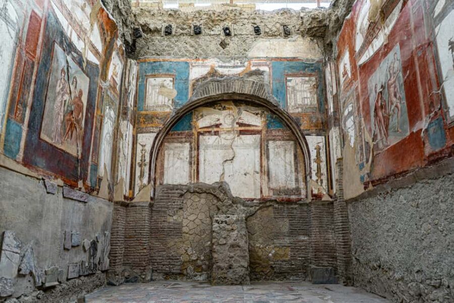 HERCULANEUM: ENTRANCE TICKET - SKIP THE LINE AND SUPPORT SERVICE - What makes Herculaneum so special?