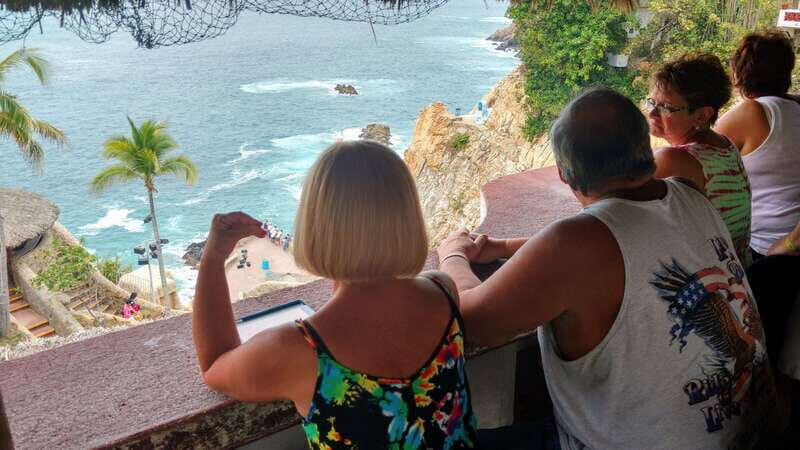 *High Cliff Diver Show & Round Trip Transportation - The Experience: What to Expect from the Tour