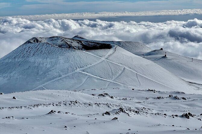 Hike near the summit craters up to the maximum safe altitude currently foreseen - In-Depth Review of the Experience