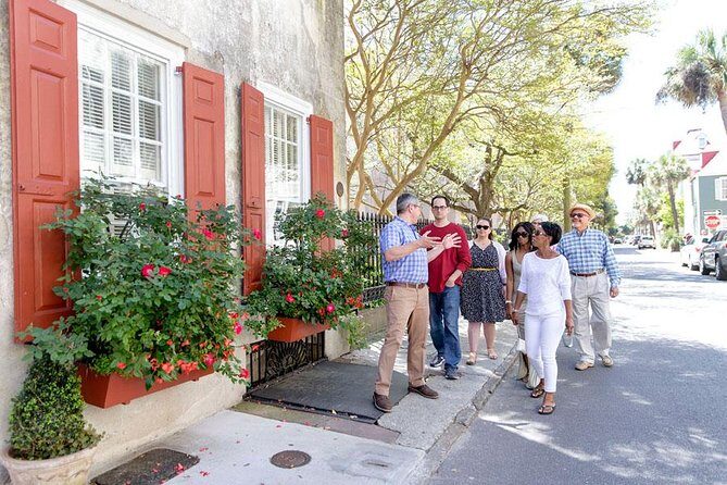 Historic Charleston Walking Tour: Rainbow Row, Churches, and More