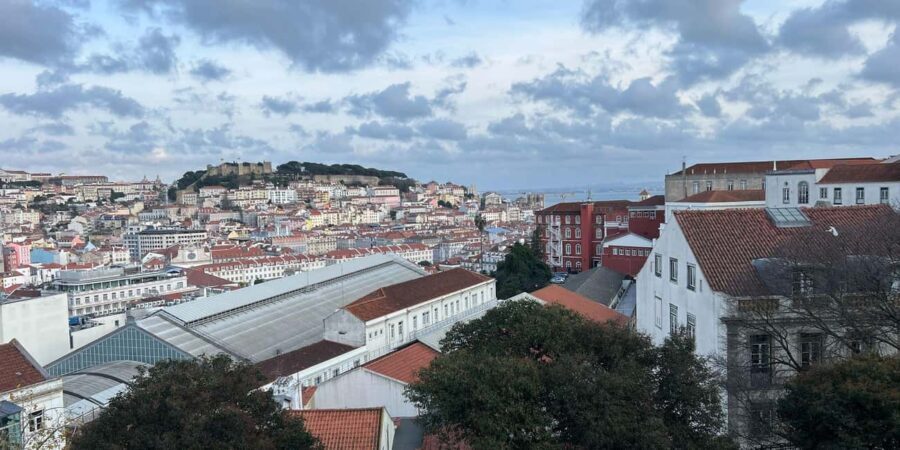 Historic sites of Lisbon on foot - What Sets This Tour Apart?