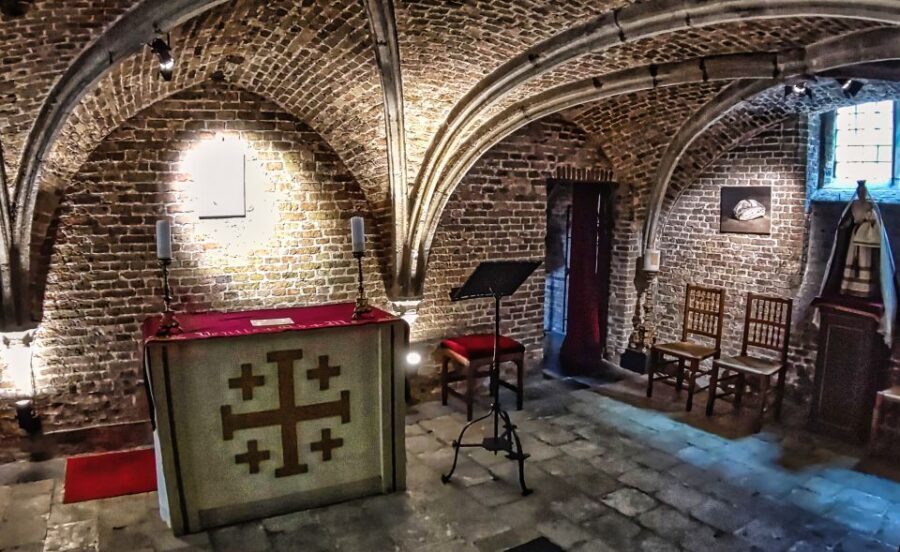 Historical Bruges: Jerusalem Chapel and Univ. of Commerce - What’s Included and What to Keep in Mind