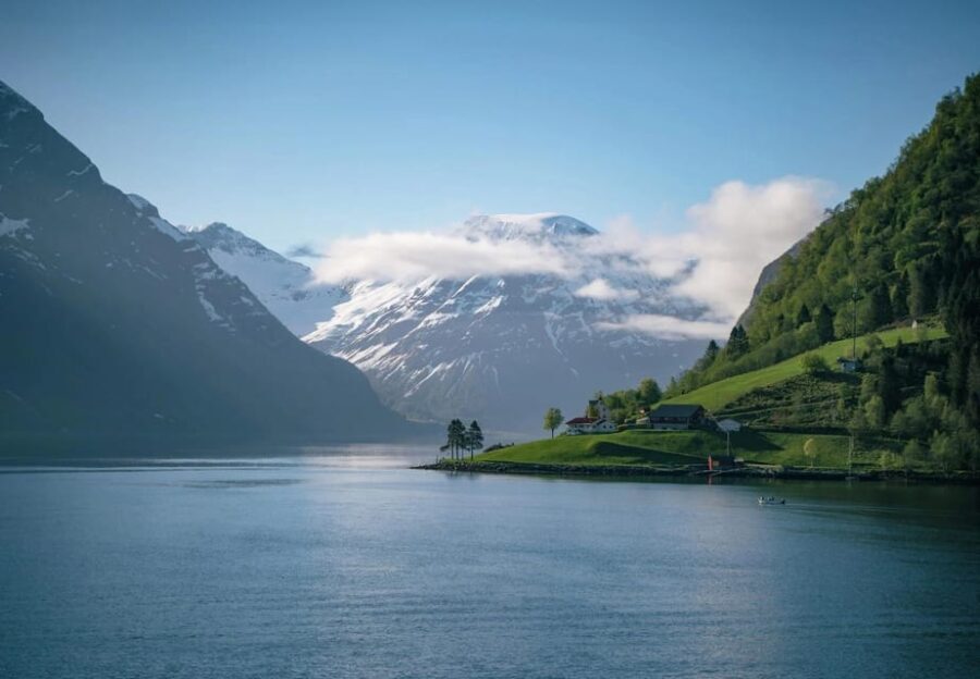Hjørundfjord Fjord Cruise roundtrip from Ålesund