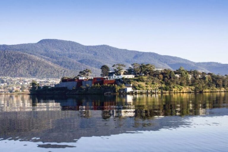 Hobart City Sightseeing Tour including MONA Ticket - Exploring Key Landmarks and Thematic Stops