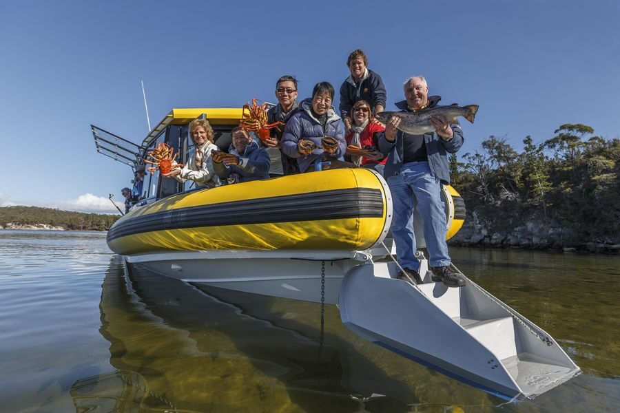 Hobart: Full-Day Tasmania Gourmet Seafood Cruise - The Experience: A Day on the Water with the Best of Tasmania’s Seafood