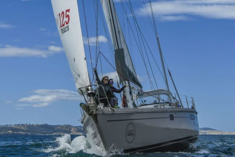 Hobart: Luxury Yacht Scenic Sailing Tour with Snacks - What to Expect on Board