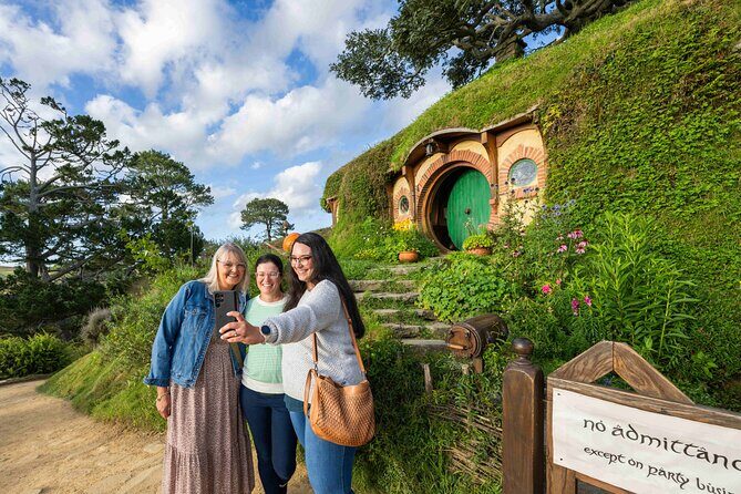 Hobbiton & Rotorua Small Group Tour from Auckland - Who Would Love This Tour?