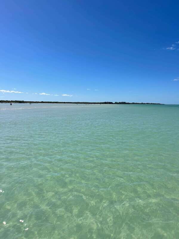 Holbox: Punta Mosquitos, Yalahau, & Pasión Island Boat Tour