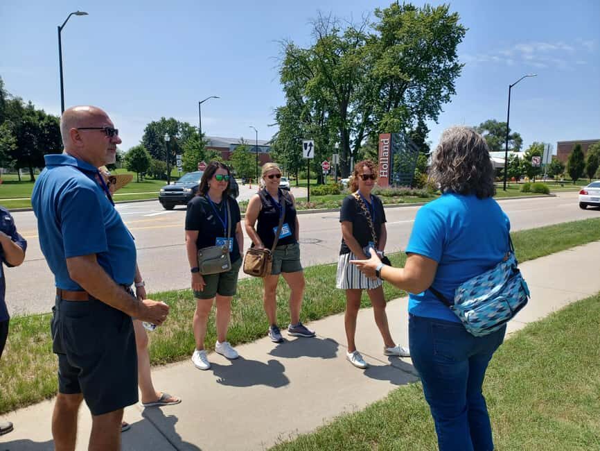Holland, MI: Downtown Walking Tour with Food Tastings - An In-Depth Look at the Tour Experience