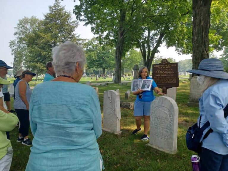 Holland: Pilgrim Home Cemetery Walking History Tour - An In-Depth Look at the Holland: Pilgrim Home Cemetery Walking History Tour