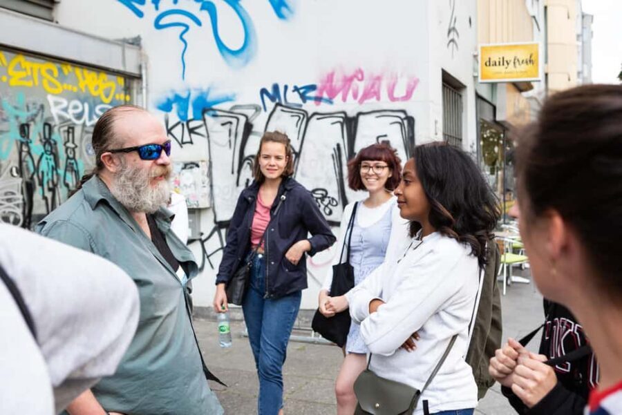 Homeless on chic streets: city tour in Berlin from personal experience - A Detailed Look at the Experience