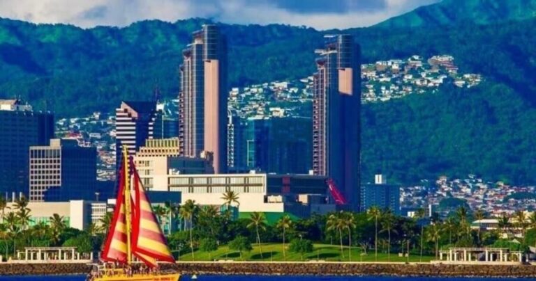 Honolulu: South Shore Open Sail - A Closer Look at the Honolulu: South Shore Open Sail