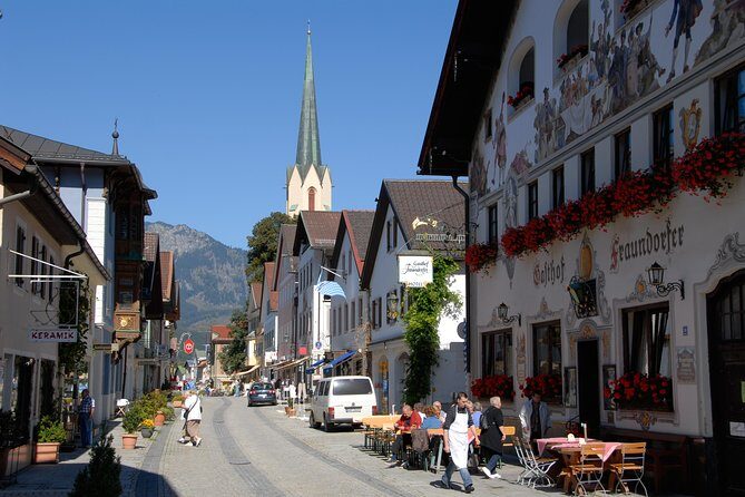 Horse Carriage Tour of Garmisch-Partenkirchen - Exploring Garmisch-Partenkirchen by Horse Carriage: What to Expect