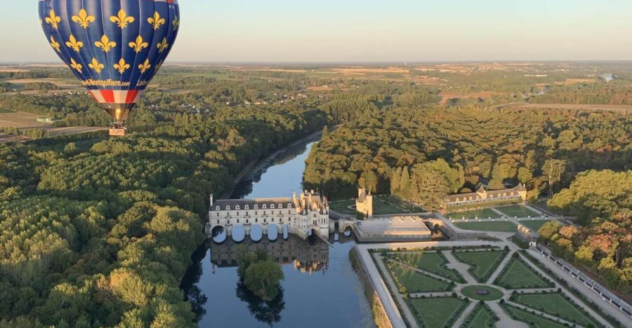 Hot Air Balloon Flight above the Castle of Chenonceau - An In-Depth Look at the Hot Air Balloon Experience