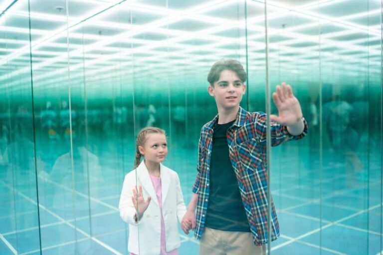 ''House Of Attractions'': Glass Labyrinth Family Ticket 2+1 - A Closer Look at the Glass Labyrinth Experience
