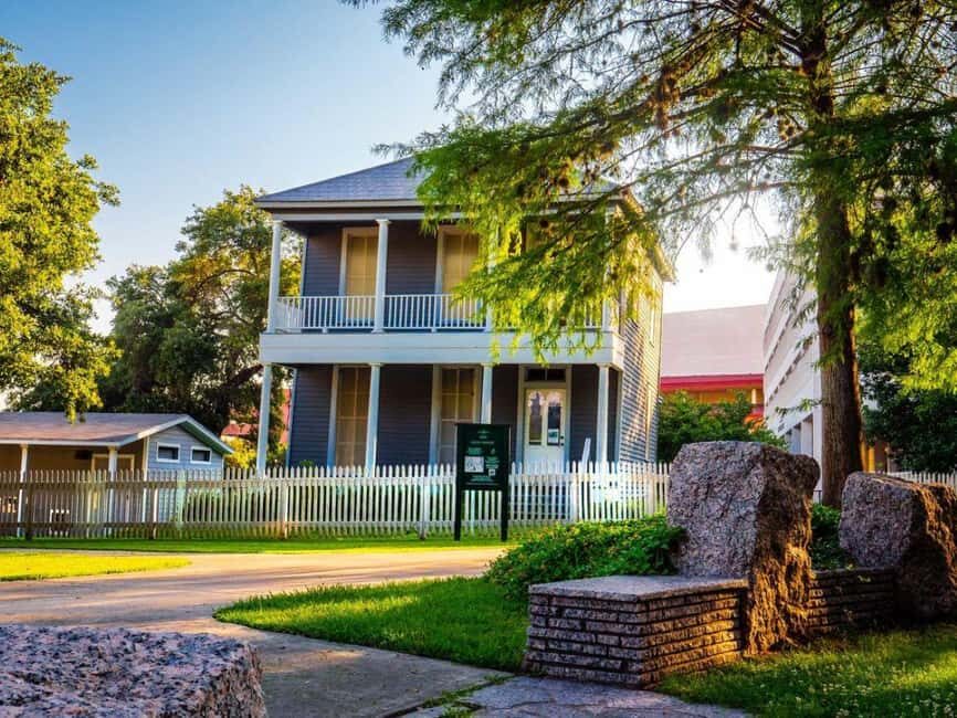 Houston: Downtown Walking History Tour - An In-Depth Look at the Houston Downtown Walking Tour