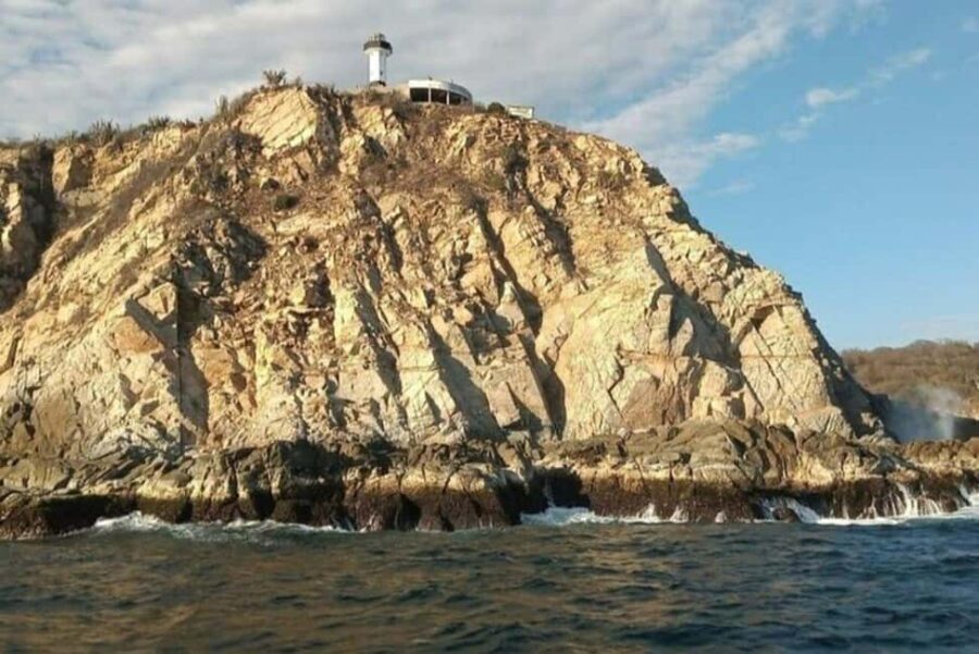 Huatulco: 7 Bays Boat Tour with Snorkeling and Lunch - Exploring the Itinerary: What to Expect on This Huatulco Bay Tour