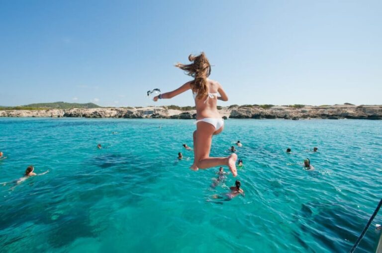 Ibiza: Catamaran Cruise to Formentera with Meal and Drinks - A Deep Dive into the Experience