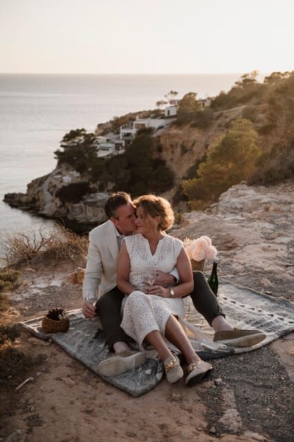 Ibiza: Photoshoot at Es Vedrá panoramic viewpoint & sunset - The Sum Up