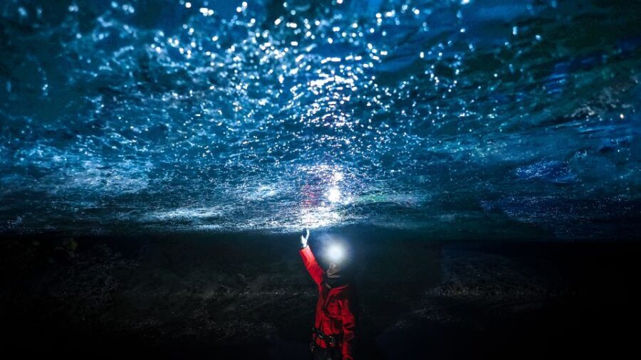 Iceland: Ice Cave Captured with Professional Photos - Authentic Experiences in a Popular Setting