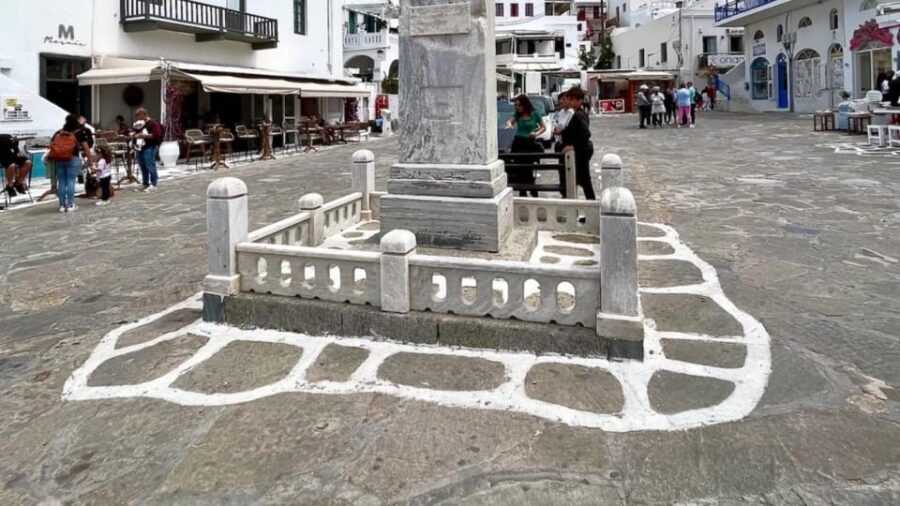 Iconic Mykonos: A Guided Walking Tour of Highlights - Diving into the Details: Why This Tour Matters