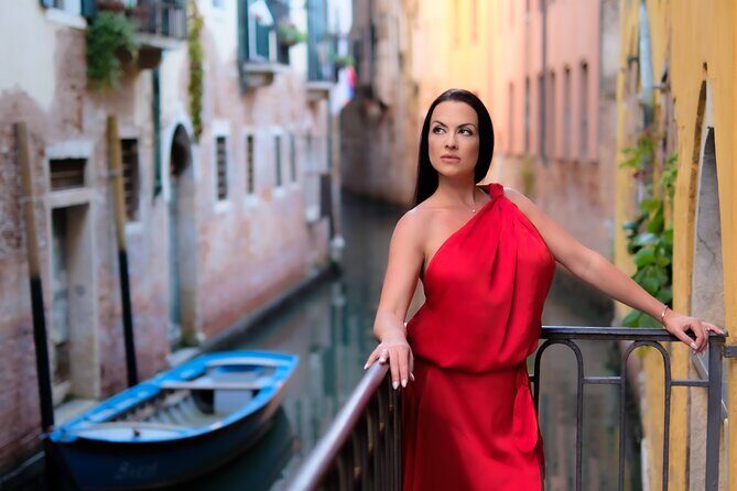 Iconic Photos and Adventure in Venice - The Hidden Streets and Local Knowledge