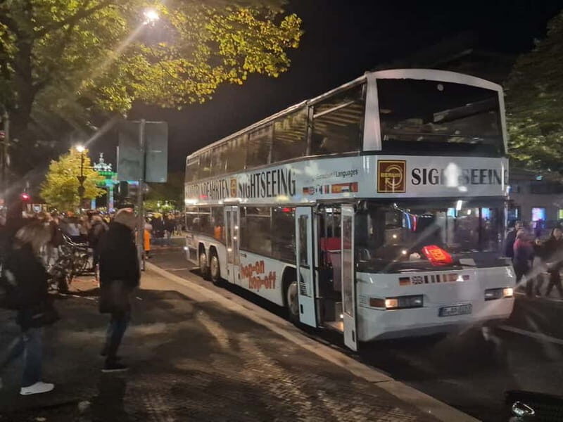 Illuminiertes Berlin: Lichterfahrt mit Livekommentar - Authentic Traveler Insights