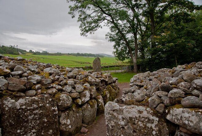 Inverness Clava Cairns, Culloden Battlefield and Urquhart Castle - The Experience in Detail