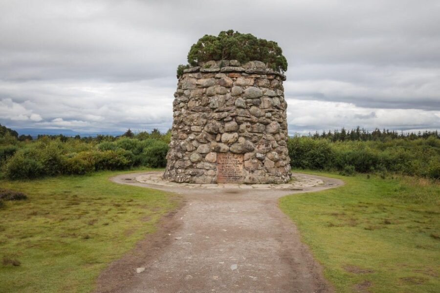Inverness: Loch Ness Cruise, Castle, and Outlander Tour - The Historic Heartbeat of Scotland